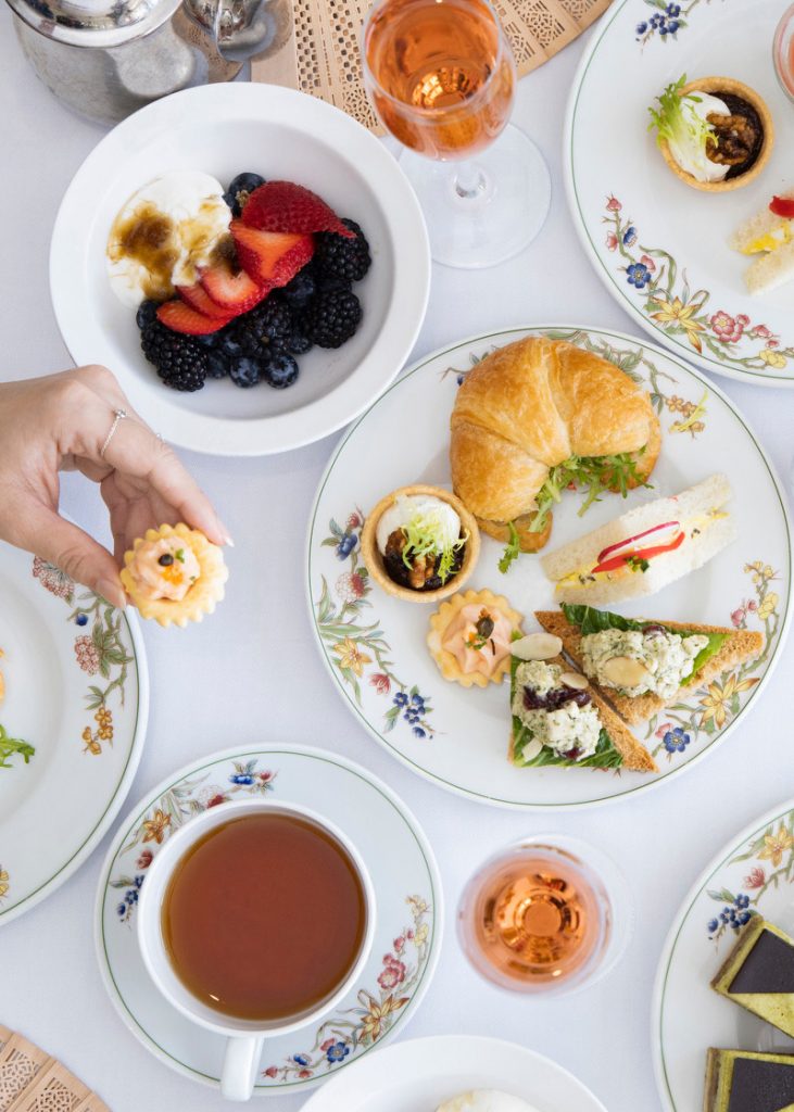 afternoon tea at the veranda at the Moana Surfrider
